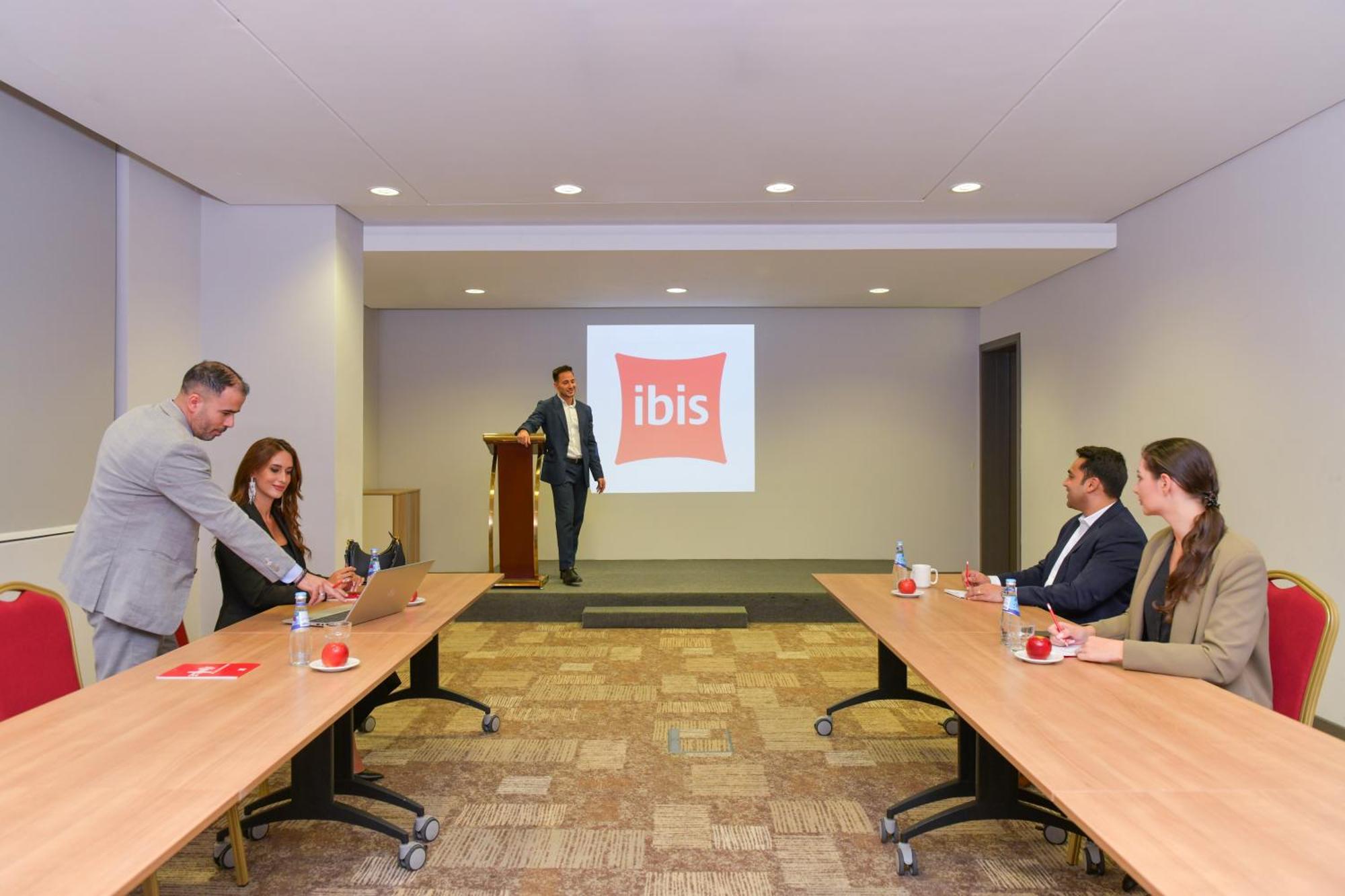 Ibis Doha Exterior foto